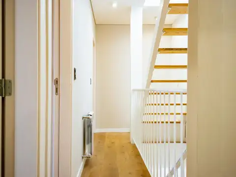 Casa de pasillo reciclada de 3 dormitorios a metros de Bv. Oroño