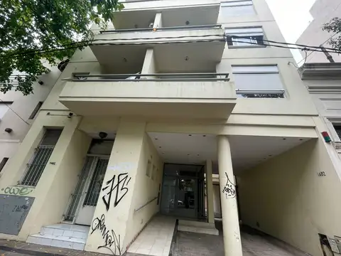 Departamento de un dormitorio con cochera. La Plata