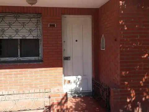 CASA EN VENTA ZARATE AL 200 SARANDI