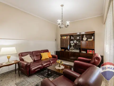 Casa 6 ambientes con 1 baño