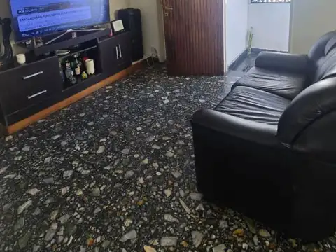 Depto Tipo Casa en Venta con 1 cocheras