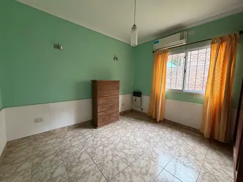 VENTA CASA 3 DORMITORIOS CON PILETA EN FUNES