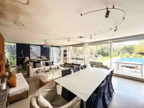 Casa 6 ambientes con 2 baños