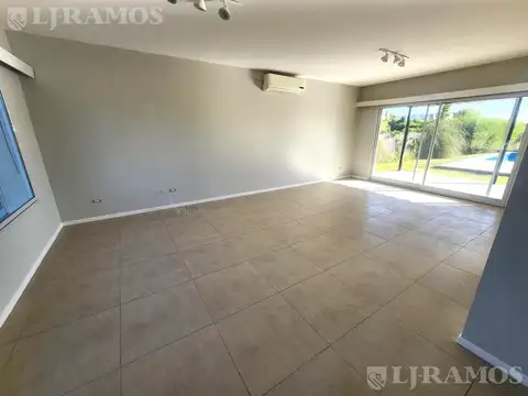 Casa 6 ambientes con 3 baños