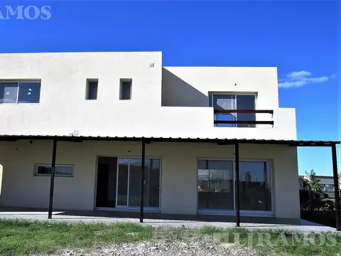 SIN MUEBLES. LOTE INTERNO. EXCELENTE ESTADO.