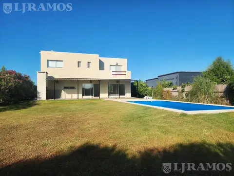 SIN MUEBLES. LOTE INTERNO. EXCELENTE ESTADO.