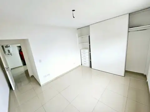 Departamento en Alquiler con 3 cocheras