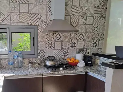 Casa 4 Amb Con Jardín Barrio Los Alamos, Pilar APTO CREDITO