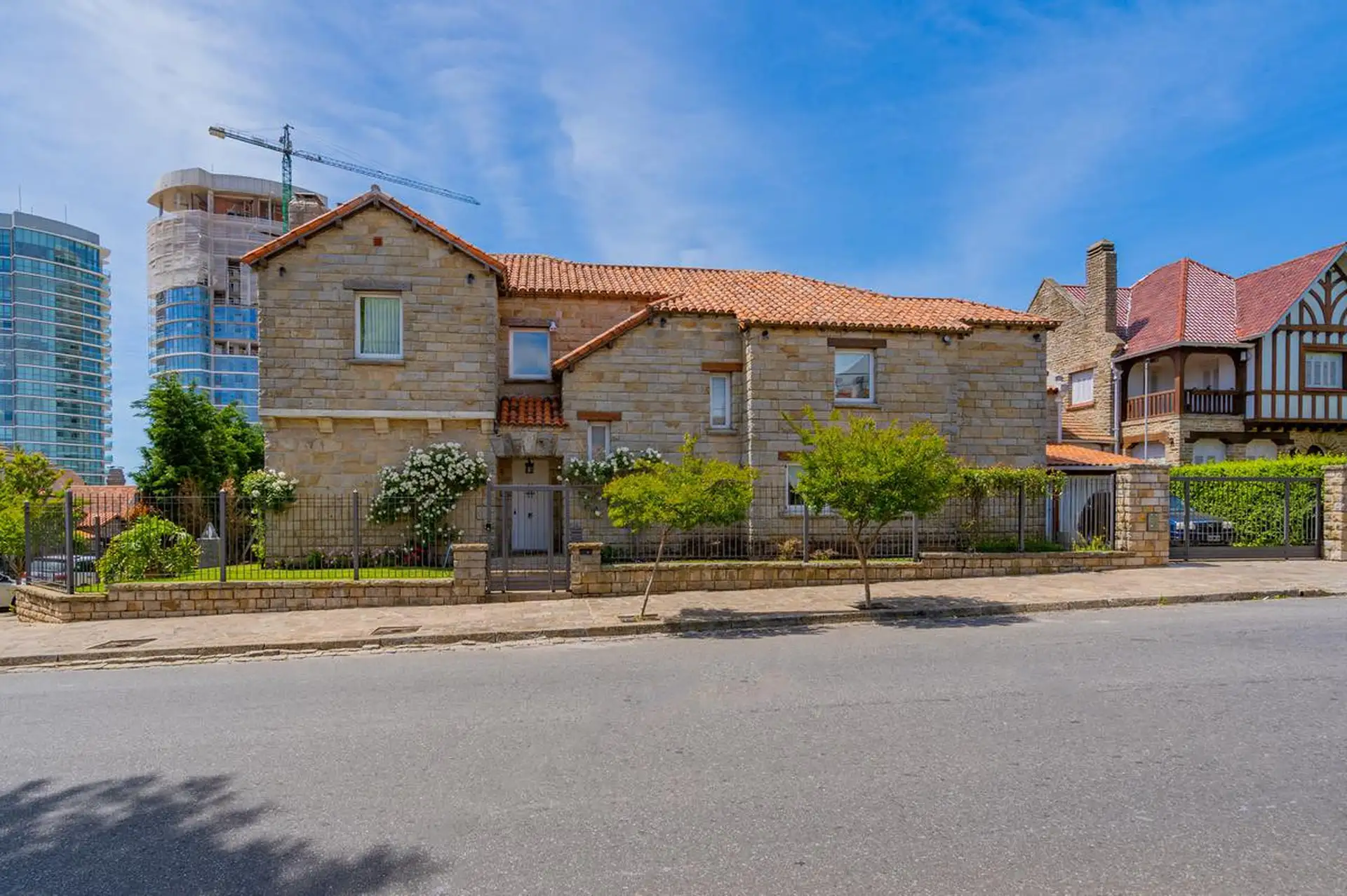 Residencia en zona Alem residencial – Playa Grande