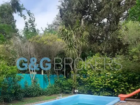 Casa en Venta con 3 cocheras