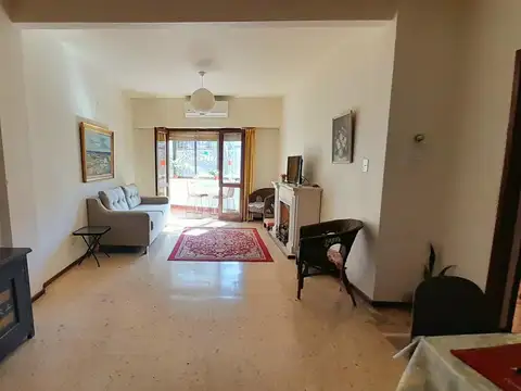 Departamento 4 ambientes con 2 baños