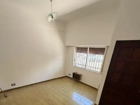 Casa de 3 ambientes con patio y terraza