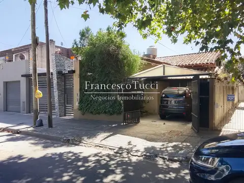 PH en venta 4 ambientes con entrada independiente, garage y patio con parrilla en Villa Sarmiento