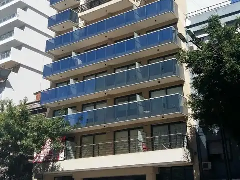 Amplio departamento  2 amb. Apto Prof. Cochera. Amenities.
