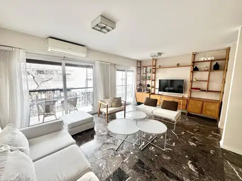 Piso de 4 ambientes luminoso con balcon y cochera en Belgrano
