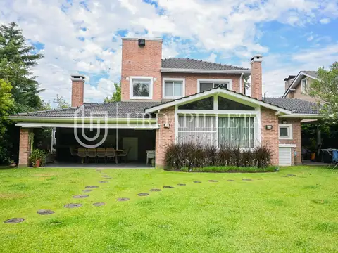 Casa en  venta en La Masia- Pilar