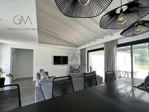 Casa en Alquiler Temporal con 1 cochera