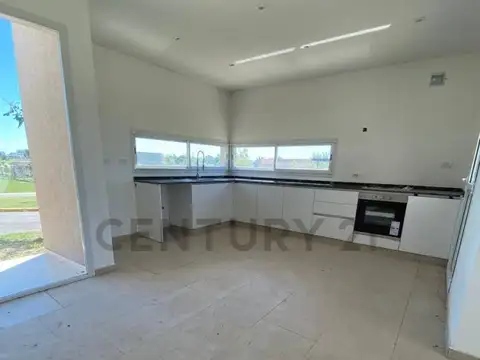 CASA MINIMALISTA EN SANTA LUCIA