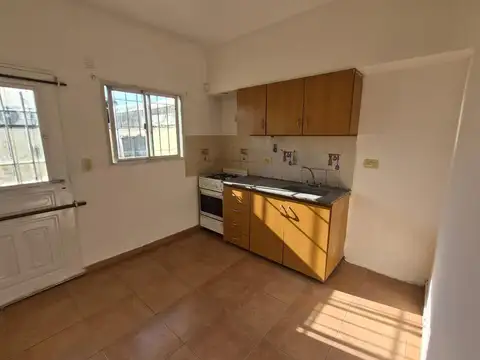 Dúplex en alquiler, José C. Paz. ¡Tres ambientes!