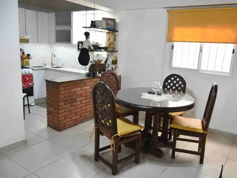 Depto Tipo Casa en Venta con 1 cocheras