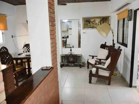 Depto Tipo Casa 5 ambientes con 2 baños