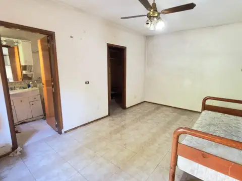 Venta casa a refaccionar en Martinez