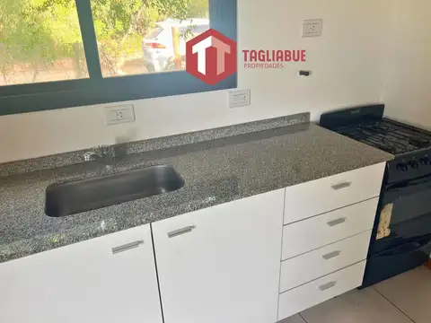 Casa 3 ambientes con 1 baño