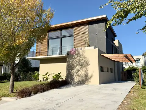Casa en Venta en Ayres Plaza, USD 595.000