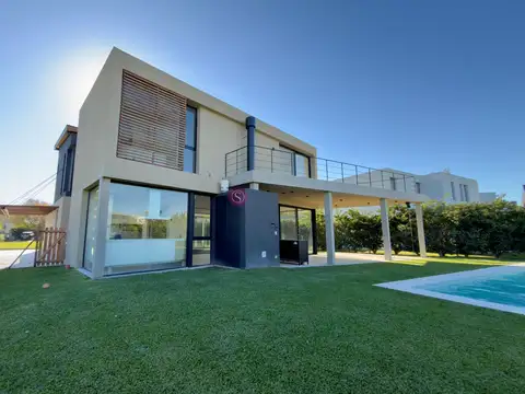 Chile, La lonja, Pilar 800