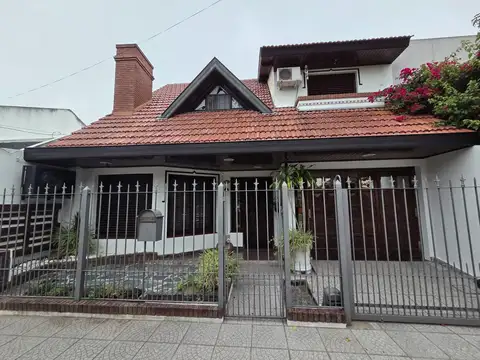 HERMOSO CHALET 4 AMB C/QUINCHO, PARRILLA Y COCHERA,TEMPERLEY