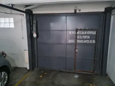 Cochera fija en  Venta en Coghlan