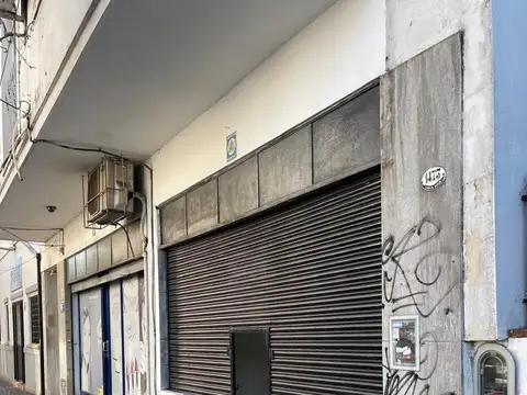 Santa Rosa e/ 25 de Mayo y Avenida Maipú