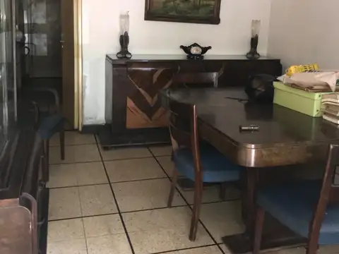 CASA 3 AMBIENTES A RECICLAR- SOBRE LOTE PROPIO 8.66x27.50.- 