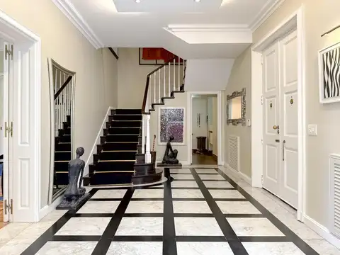 Casa 7 ambientes con 6 baños