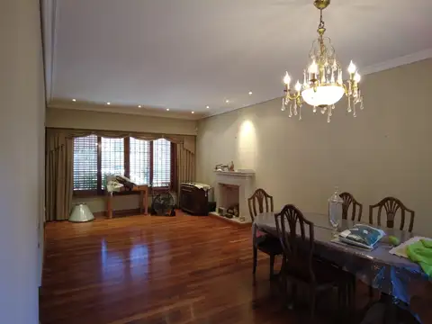 EXCELENTE CASA 5 AMBIENTES EN VENTA SAN MARTIN CENTRO