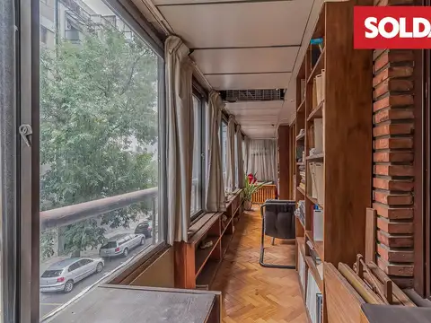 Muy buen departamento APTO CRÉDITO en venta 4 amb y cochera en Belgrano !