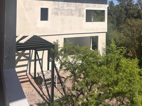 Casa 9 ambientes con 3 baños