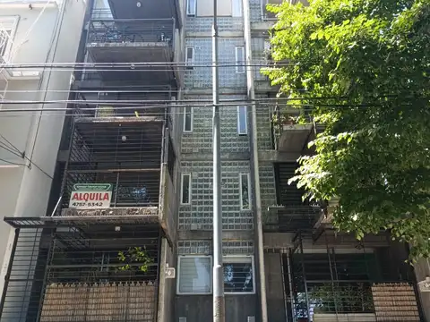 VILLA  DEVOTO  MONOAMBIENTE  CON BALCON AL FRENTE EN ALQUILER A-PROFESIONAL