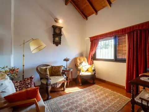 Casa 5 ambientes con 2 baños
