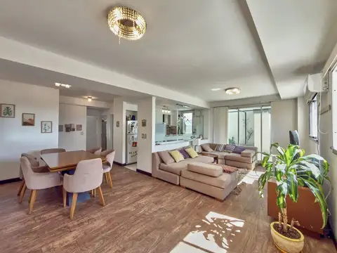 Venta Departamento Semipiso con Terraza y Cochera