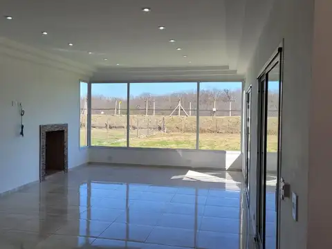 Casa 5 ambientes con 4 baños