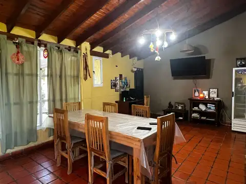 CASA CON 4 HABITACIONES A 200 MTS DE AVENIDA PRINCIPAL EN VENTA, GENERAL LAS HERAS
