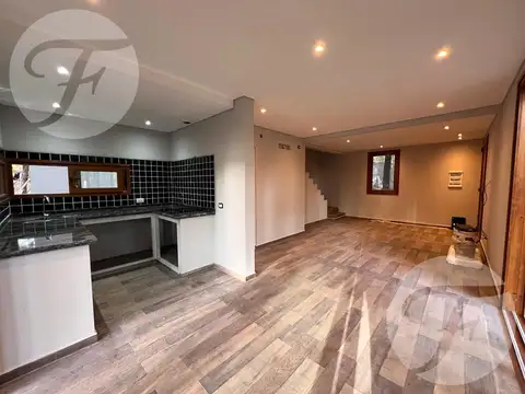 Casa 3 ambientes con 2 baños