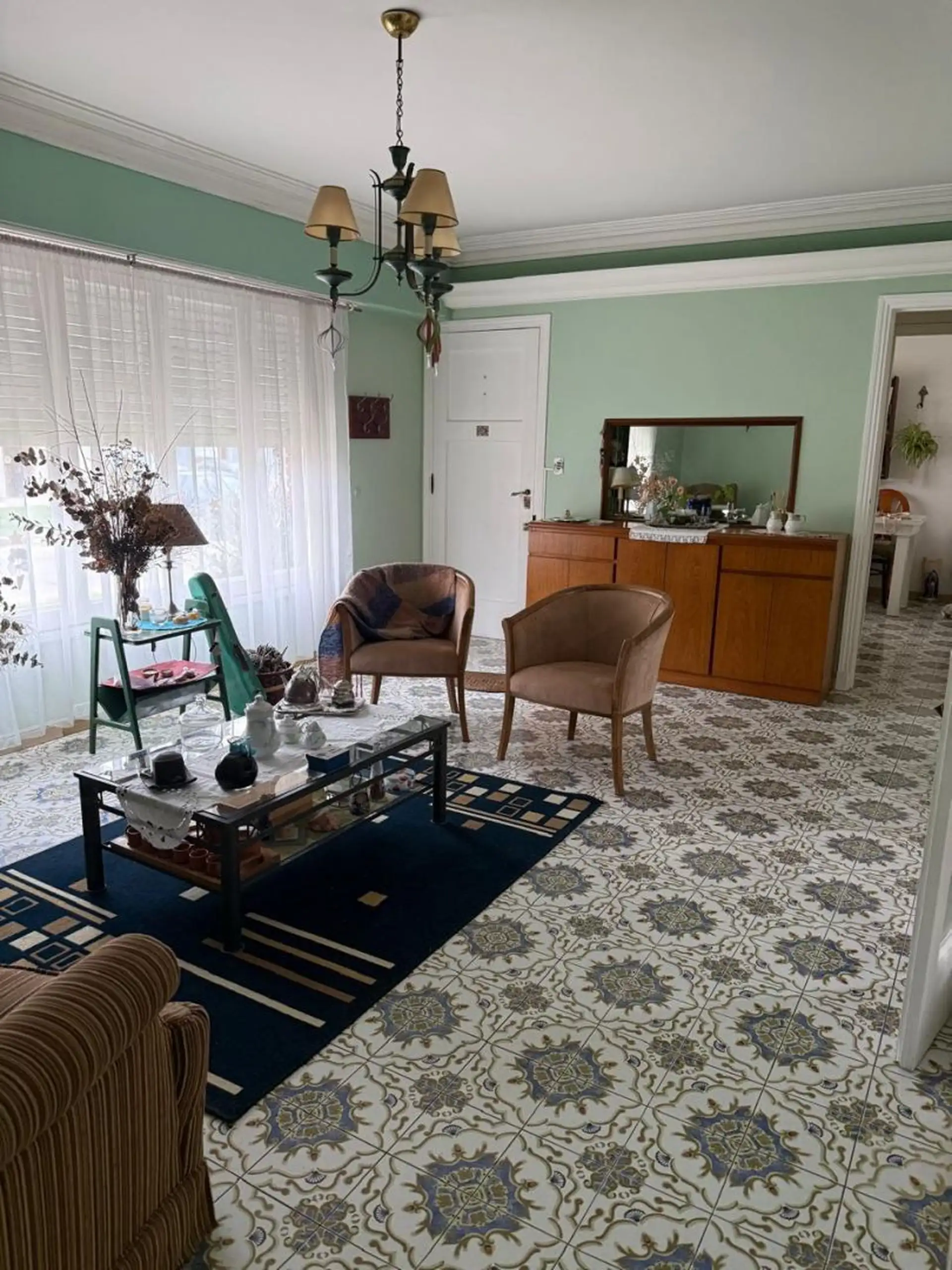 Venta de HERMOSO CHALET 4 Ambientes CON GARAJE en Villa Lourdes