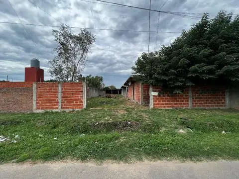Amplio terreno de 904 m2 - Ideal desarrollo - Permuta