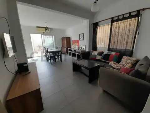 Casa 3 ambientes c/Playroom y cochera en venta Florida Oeste