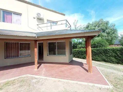 Casa 8 ambientes con 8 baños