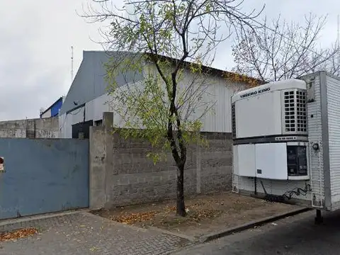 Galpon en Venta 62  mts Fondo