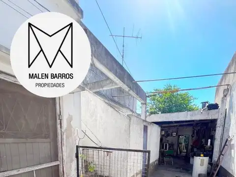Casa en Venta con 3 cocheras