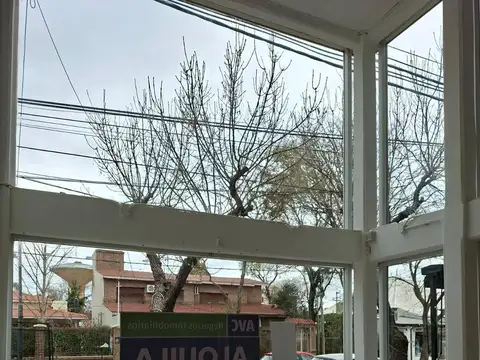 LOCAL  EN GALERIA COMERCIAL